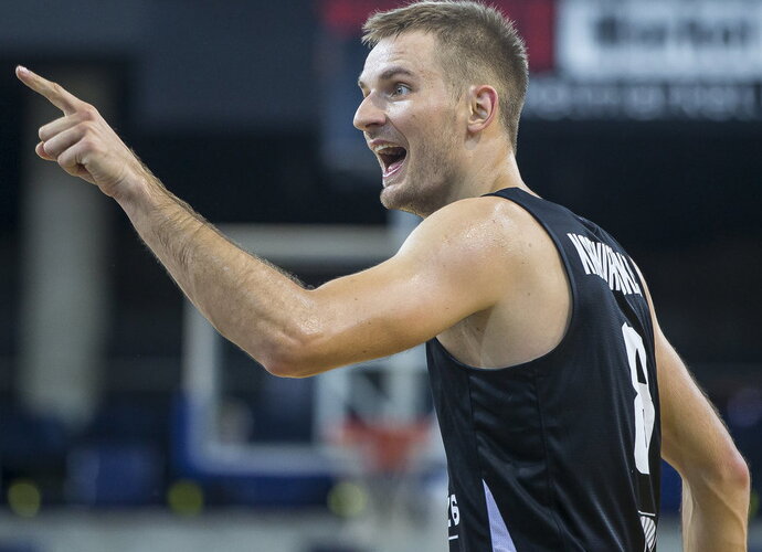 V.Kariniauskas sužaidė karjeros mačą (BNS nuotr.)