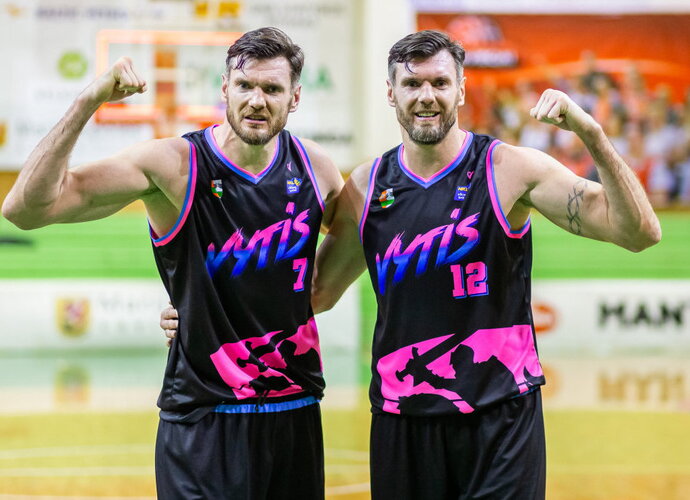 Lavrinovičiai spindi NKL kovose (nuotr. V.Kuralavičius)
