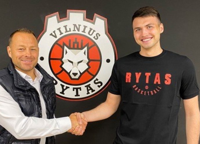 L.Uleckas keliasi į sostinę
