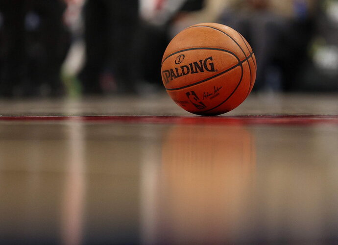 NBA bus žaidžiama kitos bendrovės kamuoliais (Scanpix nuotr.)