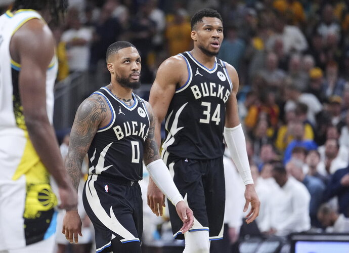 D.Lillardas ir G.Antetokounmpo lieka be pergalės (Scanpix nuotr.)