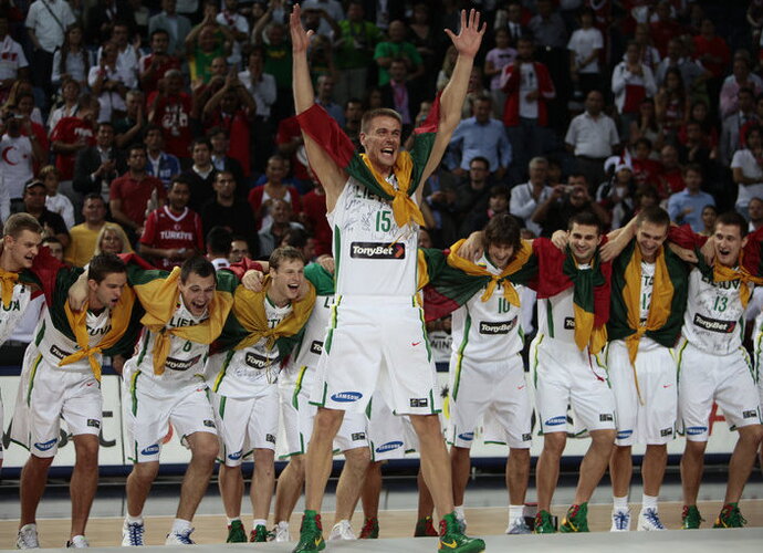 Lietuvos rinktinė pasiekė istorinį triumfą 2010 m. pasaulio čempionate (Scanpix)