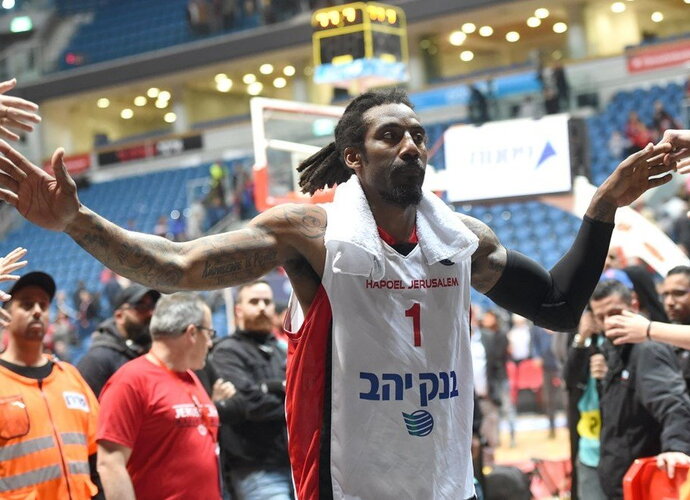A.Stoudemire'as supyko ant vieno sirgaliaus (FIBA Europe nuotr.)