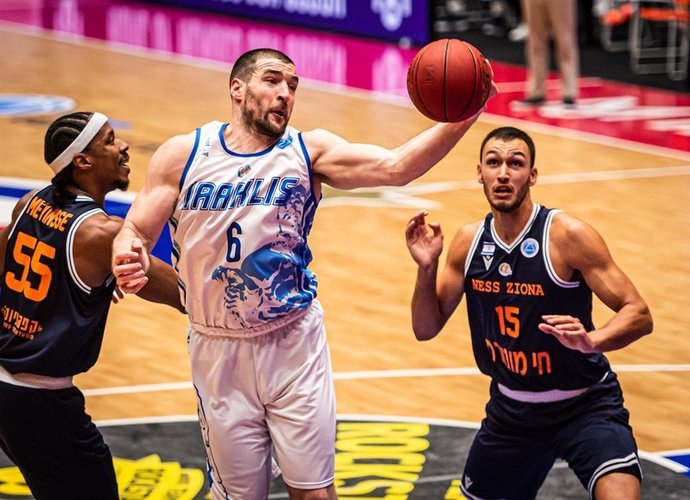V.Kavvadas gins PAO garbę (FIBA Europe nuotr.)