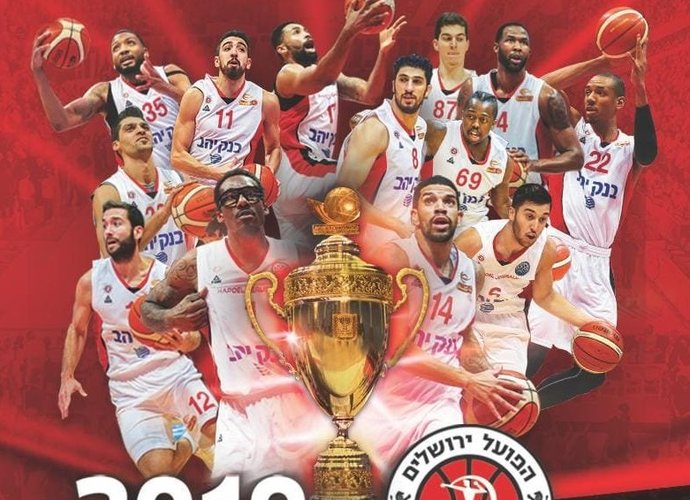 „Hapoel“ švenčia trofėjų