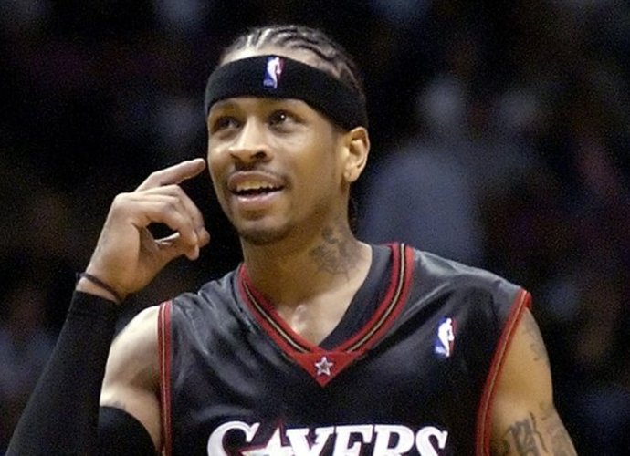Prieš keturiolika metų A.Iversonas tapo naudingiausiu NBA žaidėju (Scanpix)
