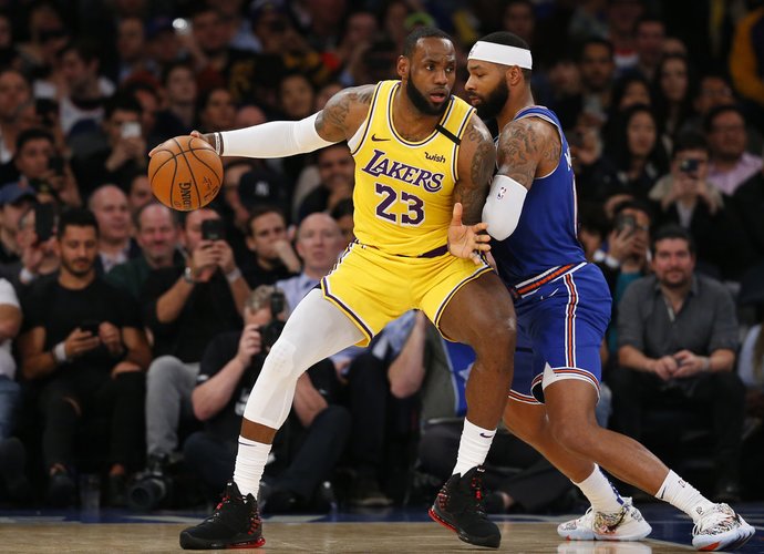 L.Jamesas rengiasi paryškinti savo vardą NBA istorijoje (Scanpix nuotr.)