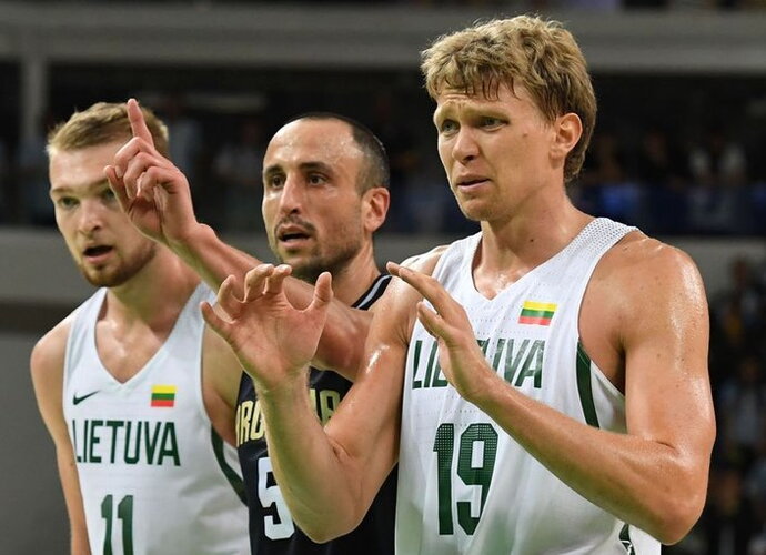 M.Kuzminskas ir D.Sabonis buvo žmonės, kurie pakeitė rungtynes su Argentina (Scanpix)