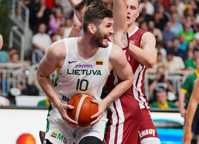 R.Miniotas paliko rinktinę (Krepšinio namų nuotr.)