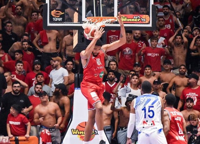 B.Caboclo ir jo komanda pralaimėjo