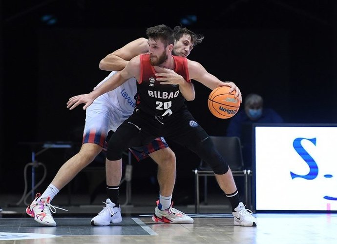 R.Miniotas atkovojo 8 kamuolius (FIBA Europe nuotr.)