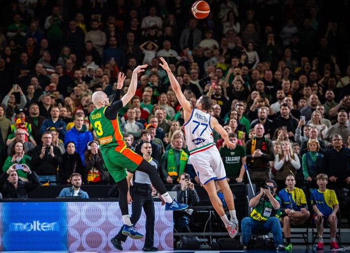 A.Velička galėjo paskutiniu metimu išplėšti pergalę (FIBA nuotr.)
