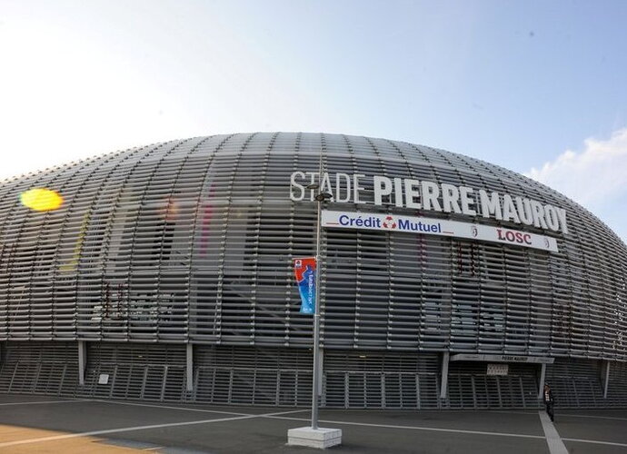 „Pierre-Mauroy“ stadionas transformuotas krepšinio rungtynėms (Fotodiena.lt)