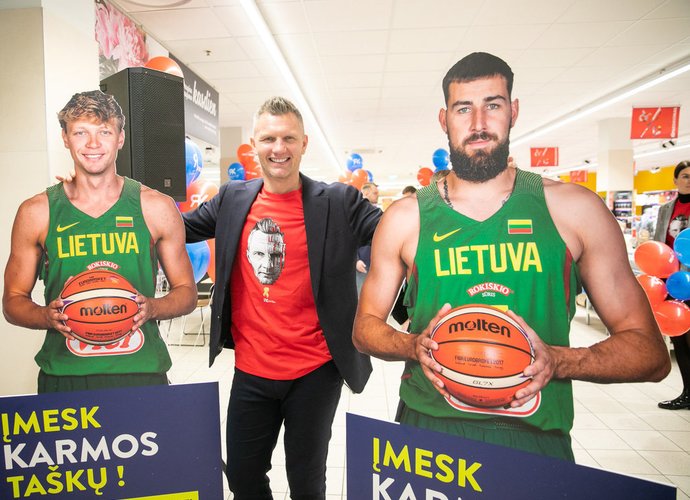 R.Kaukėno fondas pristatė marškinėlius (Organizatorių nuotr.)