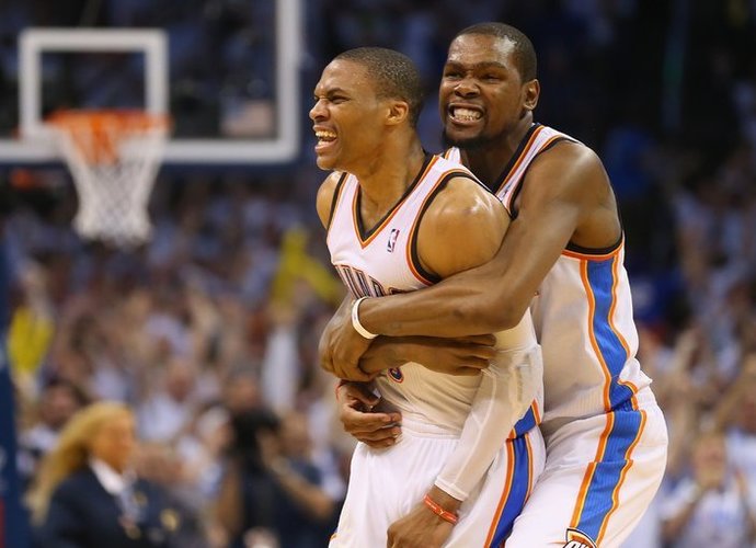 R.Westbrookas ir K.Durantas į NBA kovas veikiausiai sugrįš jau kitą savaitę (Scanpix)