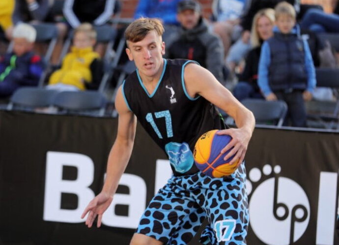 M.Užupis pataikė du pergalingus metimus (3x3 krepšinio asociacijos nuotr.)