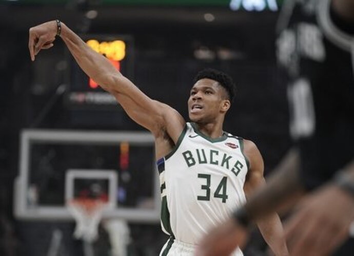 G.Antetokounmpo nesiruošia žaisti minkščiau (Scanpix nuotr.)