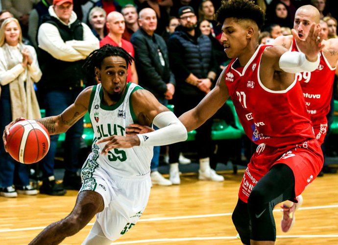 J.Warrenas pelnė 16 taškų (Foto: Matas Baranauskas)