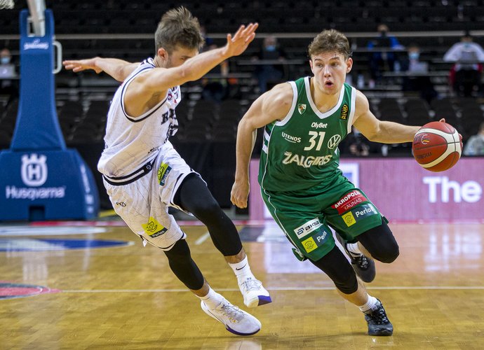R.Jokubaitis džiaugėsi jaunesniu kolega (BNS nuotr.)