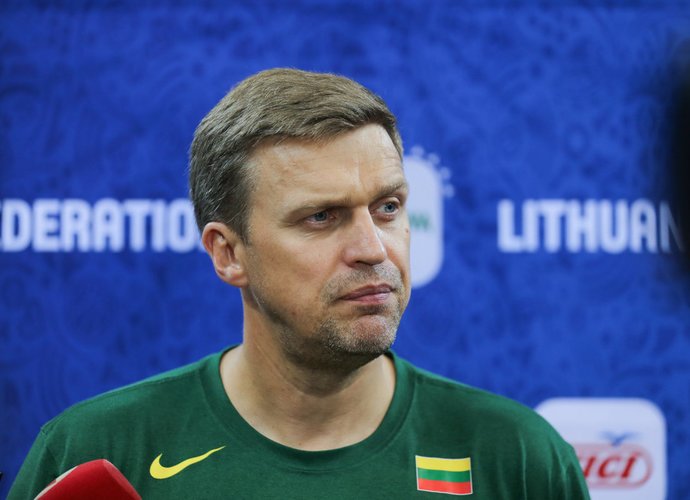 D.Adomaitis tiki J.Valančiūno ir D.Sabonio tandemu (BNS nuotr.)