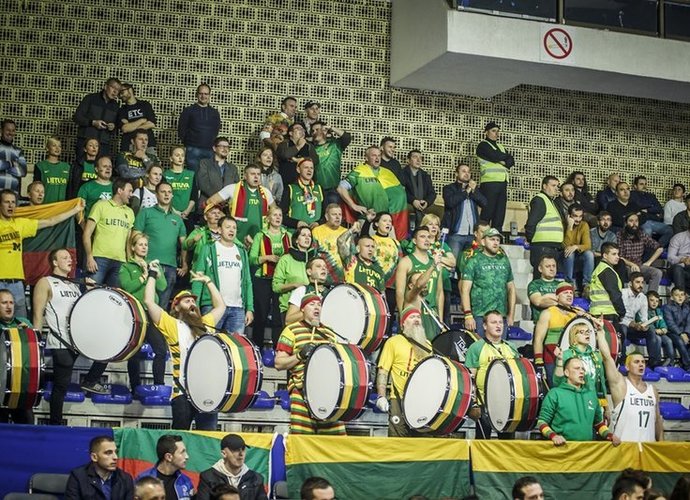 Lietuvos rinktinę išvykoje palaikys triukšmingi sirgaliai (FIBA Europe nuotr.)