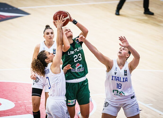 Lietuvės pasiekė antrą pergalę (FIBA nuotr.)