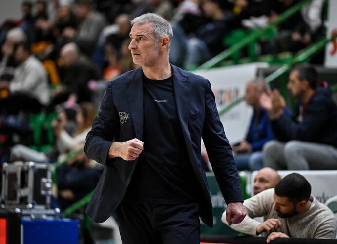 N.Markovičius liko be darbo (FIBA nuotr.)