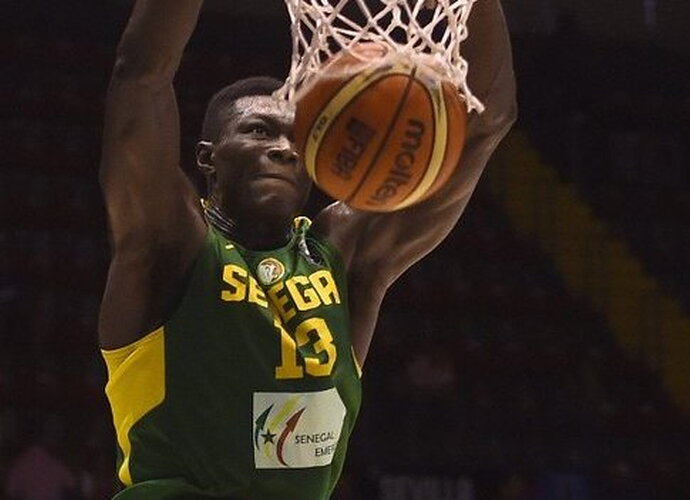 H.Ndiaye sudrebino lanką dėjimu (Scanpix nuotr.)