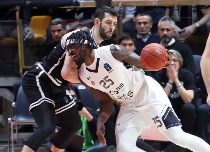 „Partizan“ nori šeimininkauti kovojant dėl Europos taurės trofėjaus (Scanpix nuotr.)