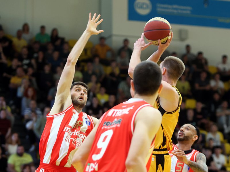 „Crvena Zvezda“ laimėjo ir be R.Giedraičio pagalbos