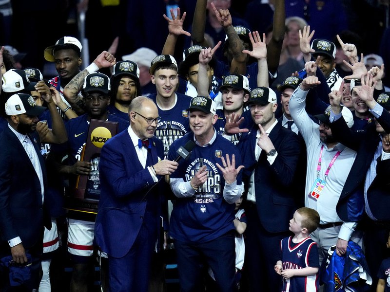 Kanados milžino siautulys neišgelbėjo – NCAA žvaigždynas apgynė titulą