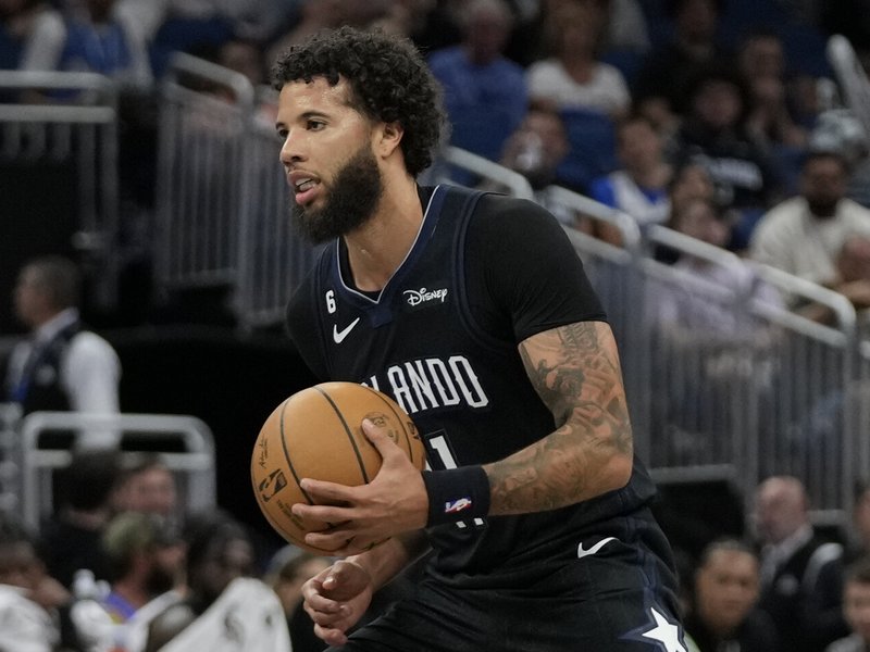 Buvęs NBA metų naujokas ruošiasi debiutui sunkiasvorių bokse