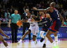 K.Smithas atliko svarbų rezultatyvų perdavimą (FIBA Europe nuotr.)
