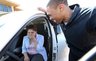R.Westbrookas laimėtą automobilį padovanojo vienišai mamai