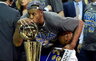 A.Iguodala atsiėmė apdovanojimą (Scanpix nuotr.)