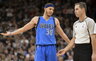 S.Curry tampa vienu „Mavericks“ lyderių (Scanpix nuotr.)
